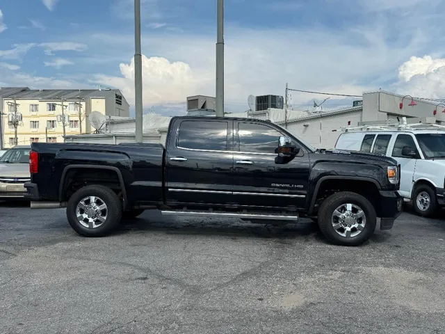 2019 GMC Sierra 3500 Denali HD Denali - Photo 2