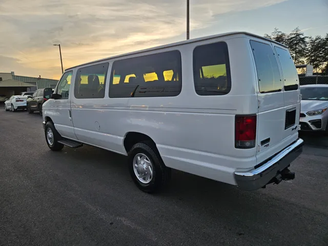 2013 Ford E-350 photo 2