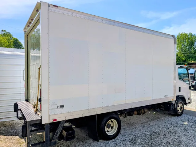 2010 Isuzu NPR - Photo 8