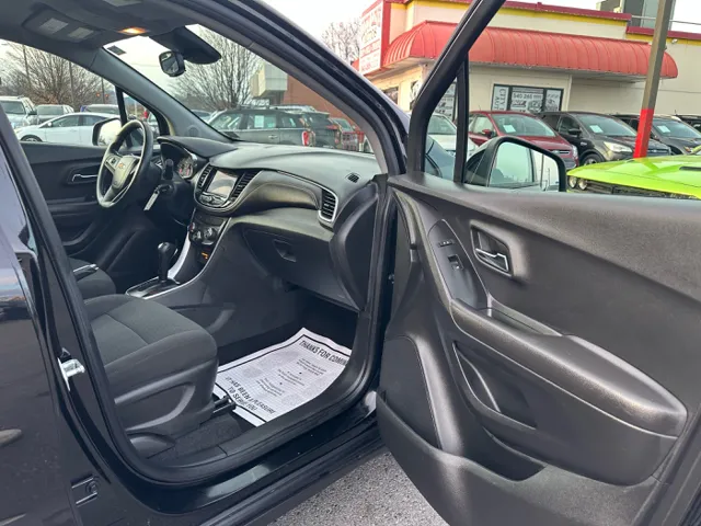 2020 Chevrolet Trax LS - Photo 19