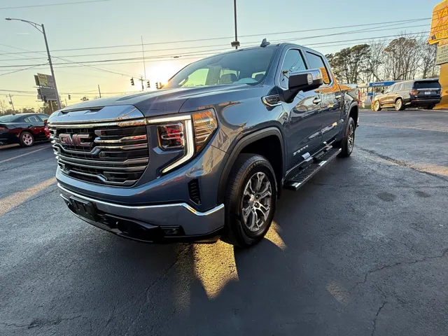 2024 GMC Sierra 1500 SLT's photo
