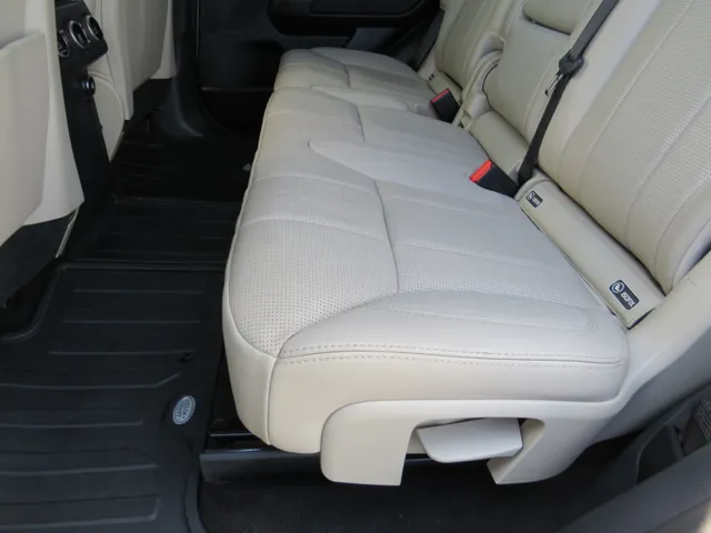 2018 Land Rover Discovery HSE photo 11