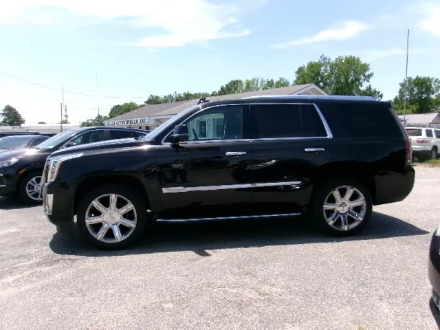 2019 Cadillac Escalade AWD Luxury's photo