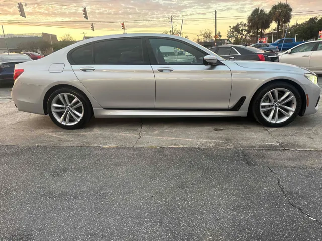 2017 Bmw 740i photo 2