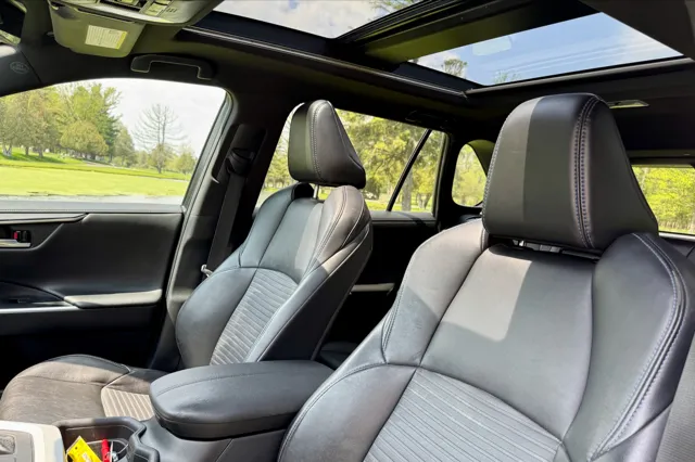 2021 Toyota RAV4 XSE - Photo 13