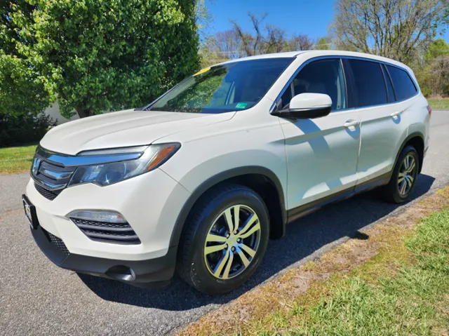 2017 Honda Pilot EX-L - Photo 2