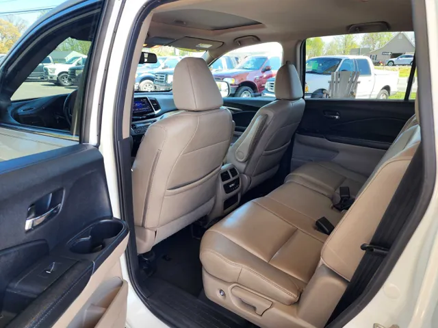 2017 Honda Pilot EX-L - Photo 12