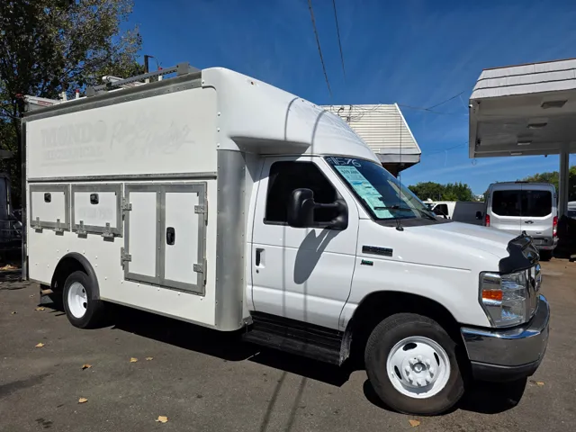 2015 Ford E-Series Cutaway