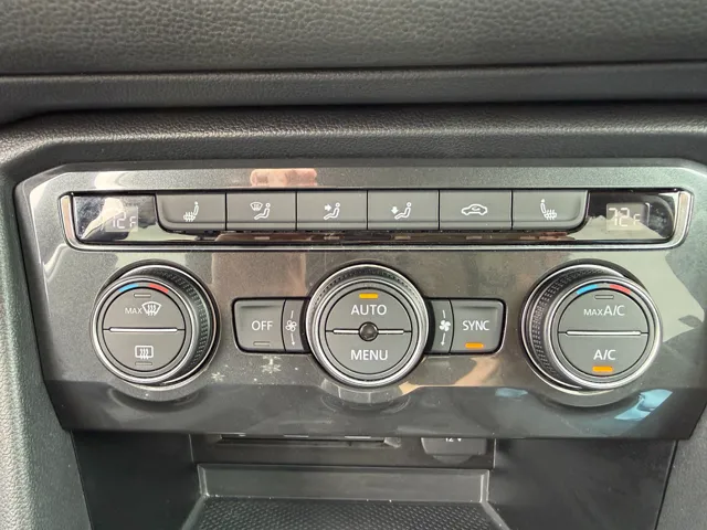 2018 Volkswagen Tiguan SE - Photo 50