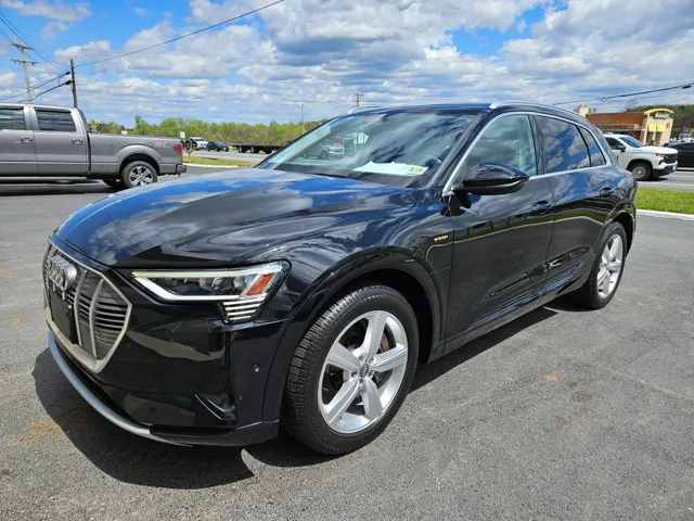 2019 Audi e-tron Premium Plus