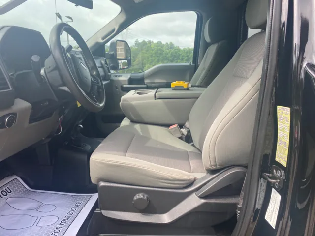 2018 Ford F-450 Super Duty Chassis Cab XL - Photo 14