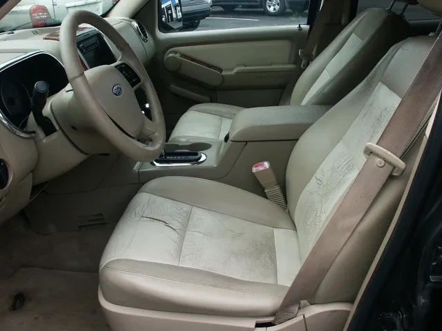 2007 Ford Explorer Eddie Bauer photo 5