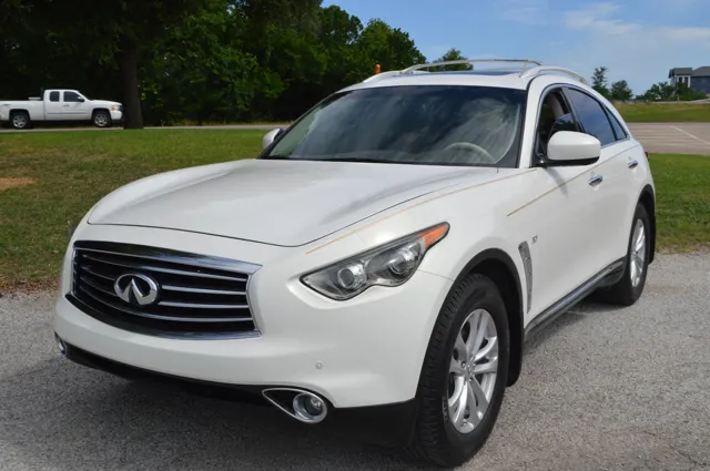 2015 INFINITI QX70 3.7's photo