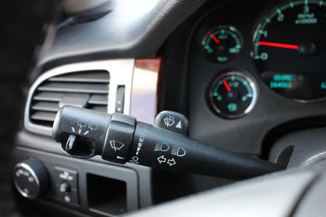 2011 Chevrolet Suburban LT - Photo 25