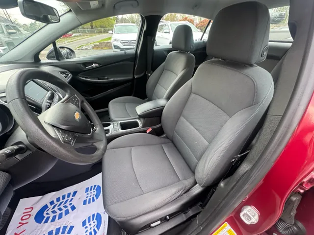 2019 Chevrolet Cruze LT - Photo 10