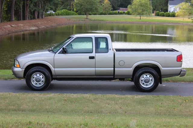 2002 GMC Sonoma SL - Photo 6
