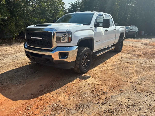 2018 GMC Sierra 2500HD Base's photo