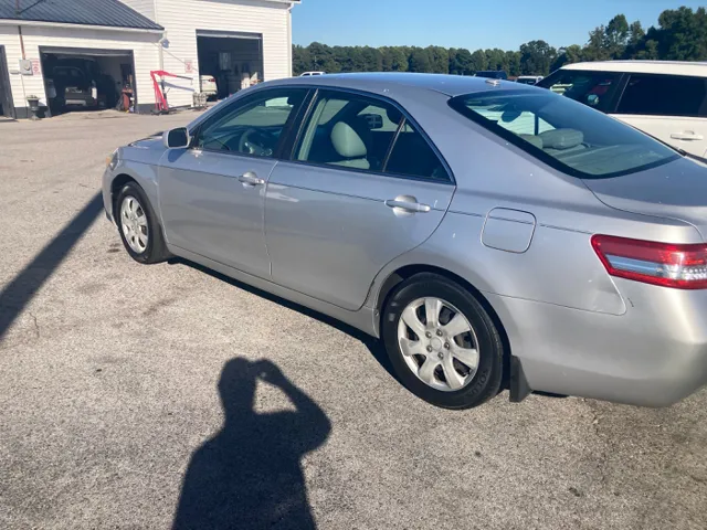 2010 Toyota Camry XLE - Photo 6