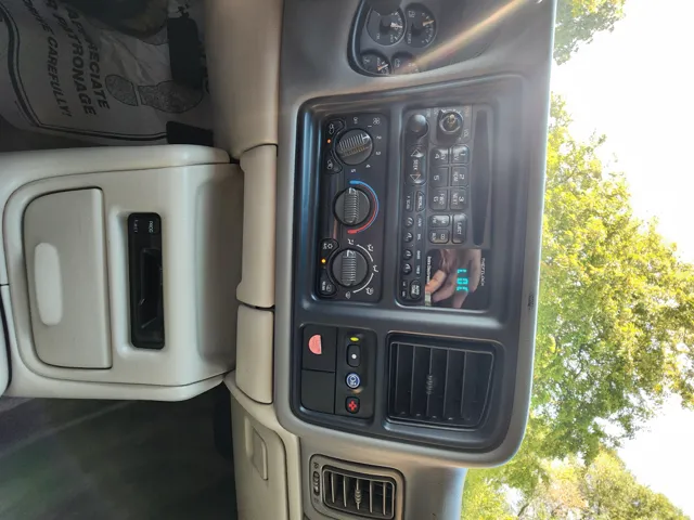 2001 Gmc Yukon SLE photo 20