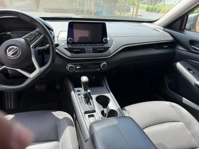 2019 Nissan Altima SV - Photo 16