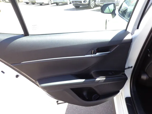 2021 Toyota Camry SE - Photo 9
