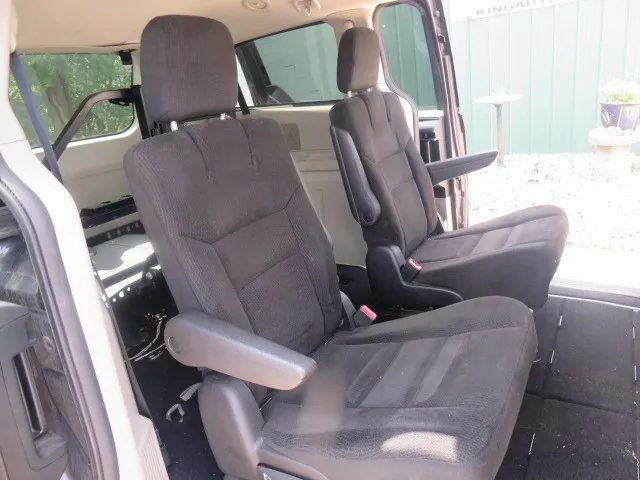 2016 Dodge Grand Caravan SE - Photo 21
