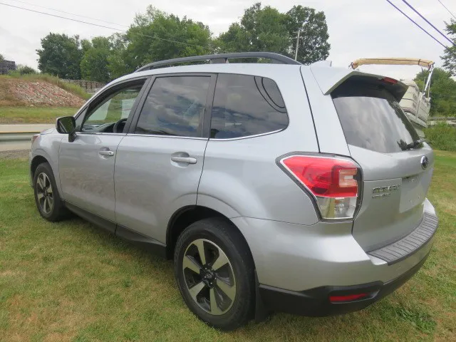 2018 Subaru Forester Limited photo 2