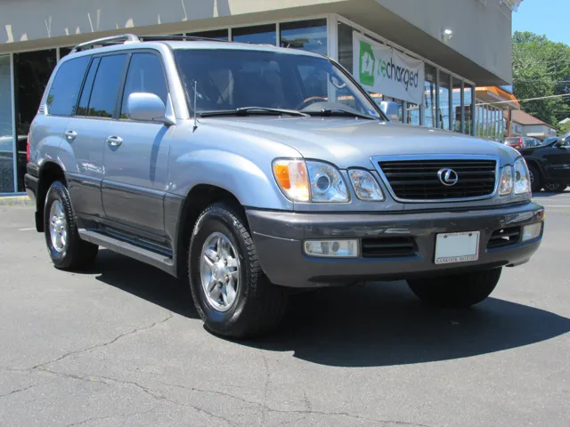 2002 Lexus LX 600 470's photo