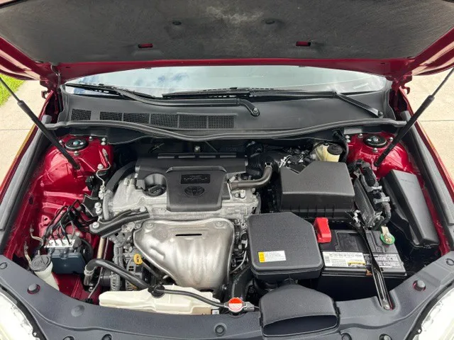 2016 Toyota Camry LE - Photo 10
