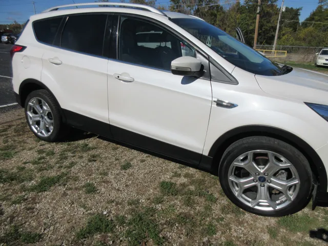 2019 Ford Escape Titanium's photo