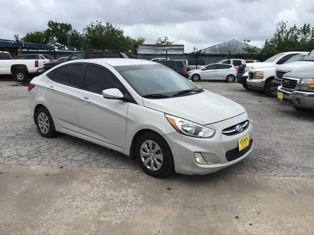 2015 Hyundai Accent GLS - Photo 8