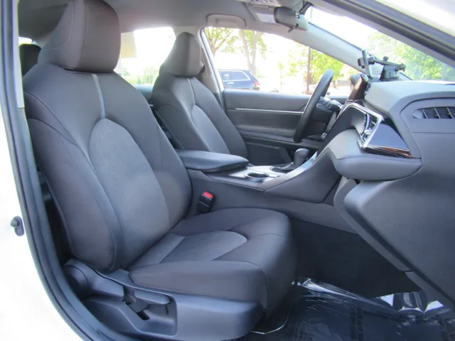 2021 Toyota Camry LE - Photo 20