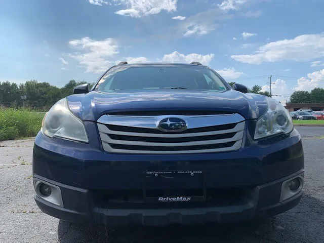 2010 Subaru Outback Premium 2.5i photo 9
