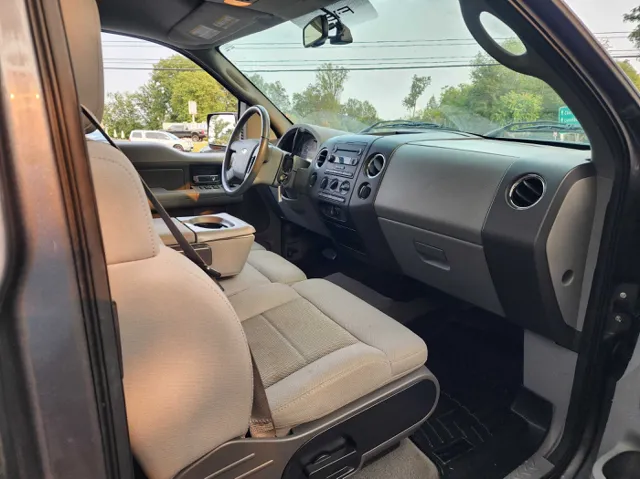 2006 Ford F-150 XLT photo 14
