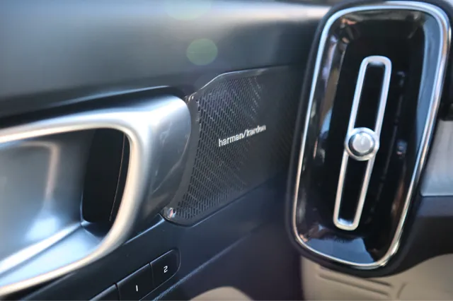 2023 Volvo XC40 Ultimate photo 15