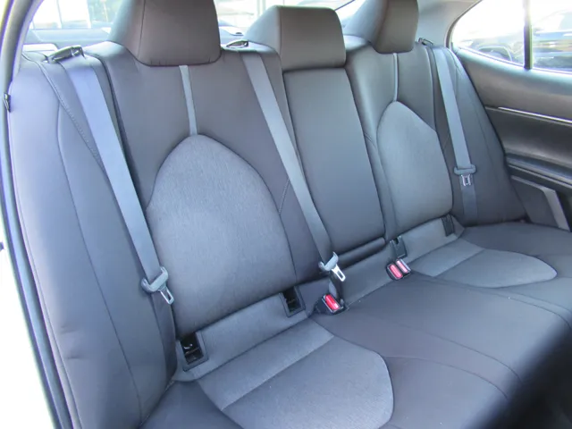 2021 Toyota Camry LE - Photo 15