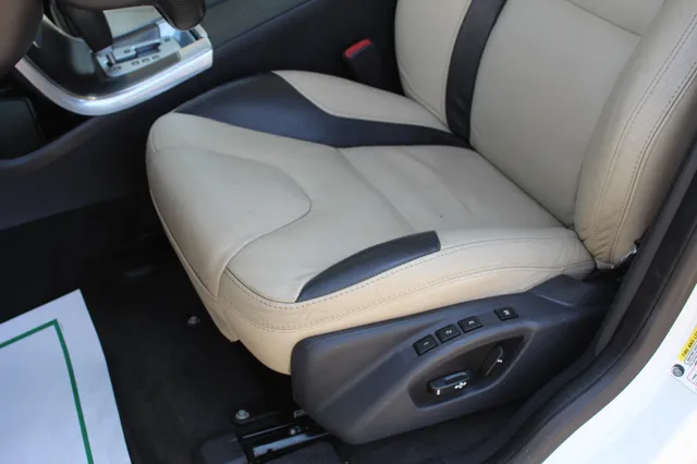 2012 Volvo XC60 T6 R-Design photo 16