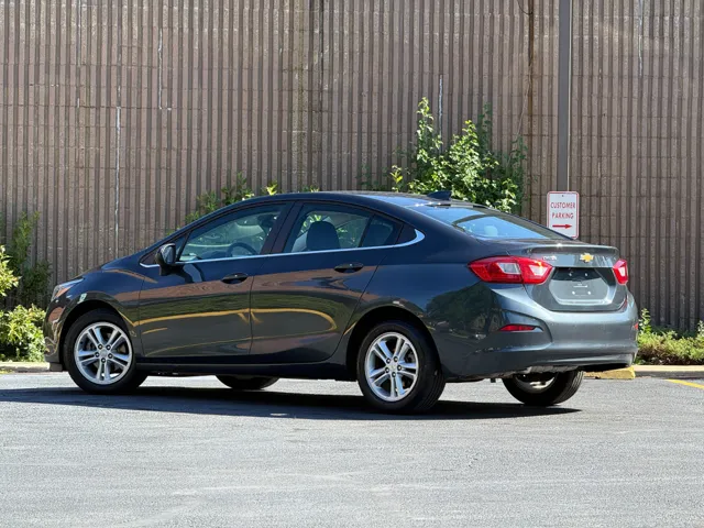 2017 Chevrolet Cruze LT - Photo 36