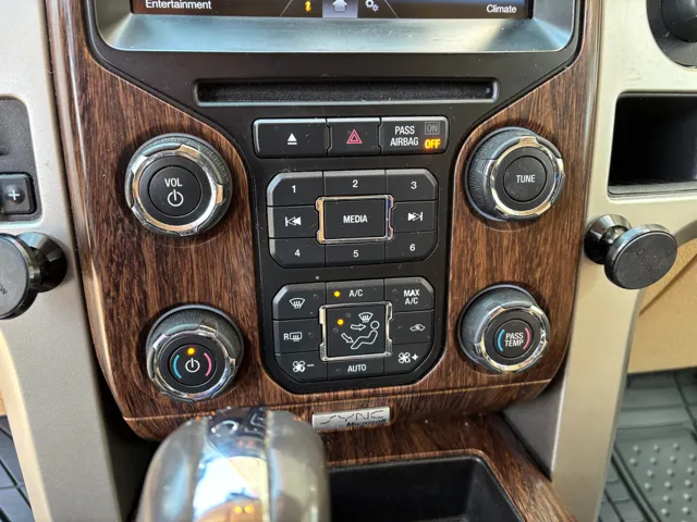 2013 Ford F-150 Lariat - Photo 21