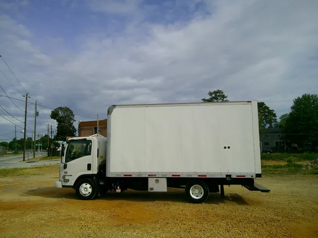2017 Isuzu NPR HD - Photo 6
