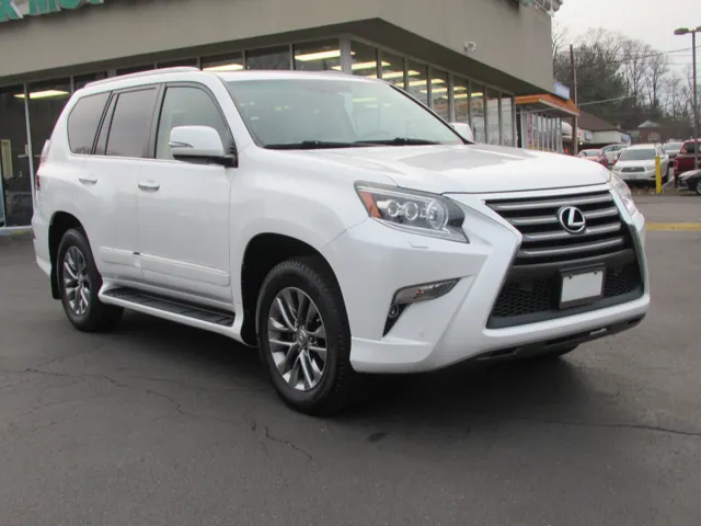 2016 Lexus GX Luxury's photo