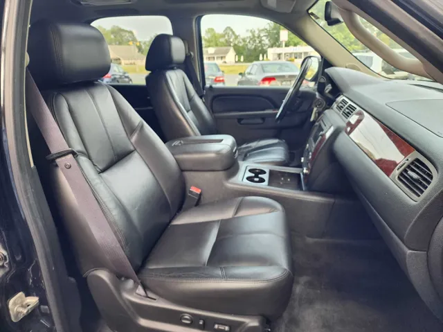 2011 Chevrolet Tahoe LT photo 21