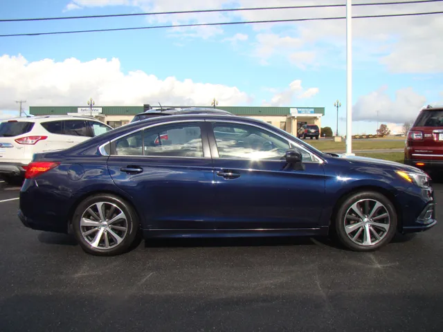 2018 Subaru Legacy Limited's photo