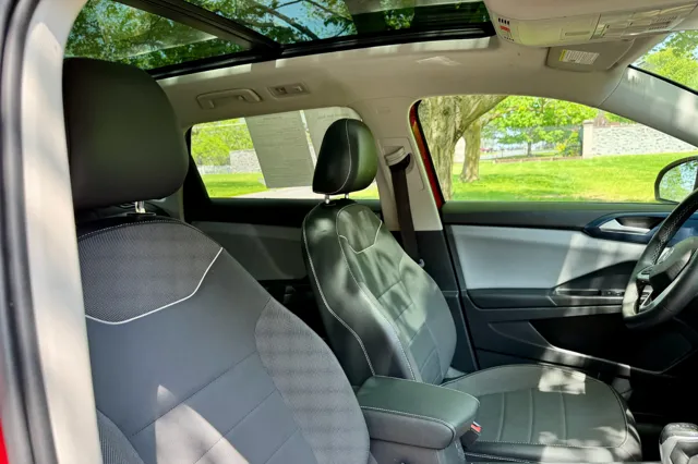 2023 Volkswagen Taos SE - Photo 25