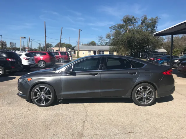 2017 Ford Fusion Titanium's photo