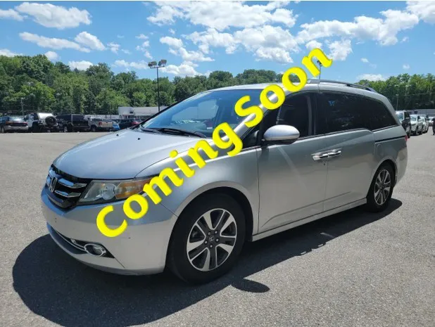 2014 Honda Odyssey Touring's photo