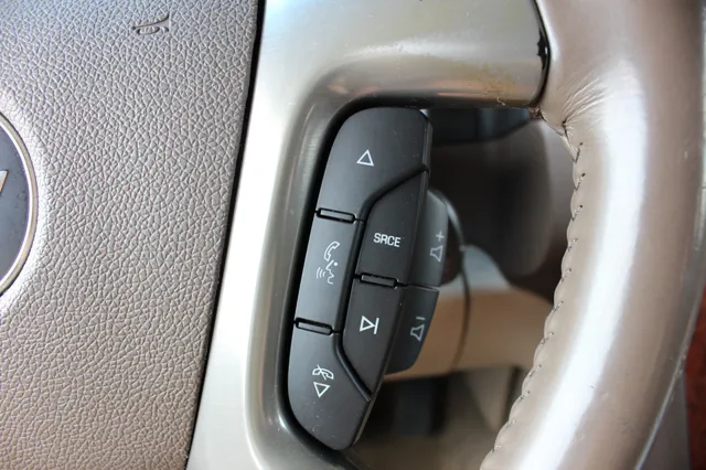2010 Chevrolet Avalanche LTZ - Photo 32