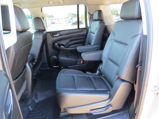 2017 Chevrolet Suburban LT photo 18