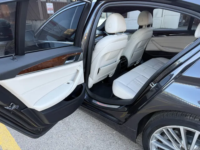 2017 BMW 5 Series 530i - Photo 20