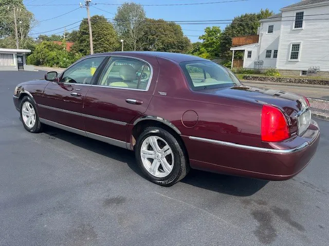 2006 Lincoln Town Car Signature Limited photo 4